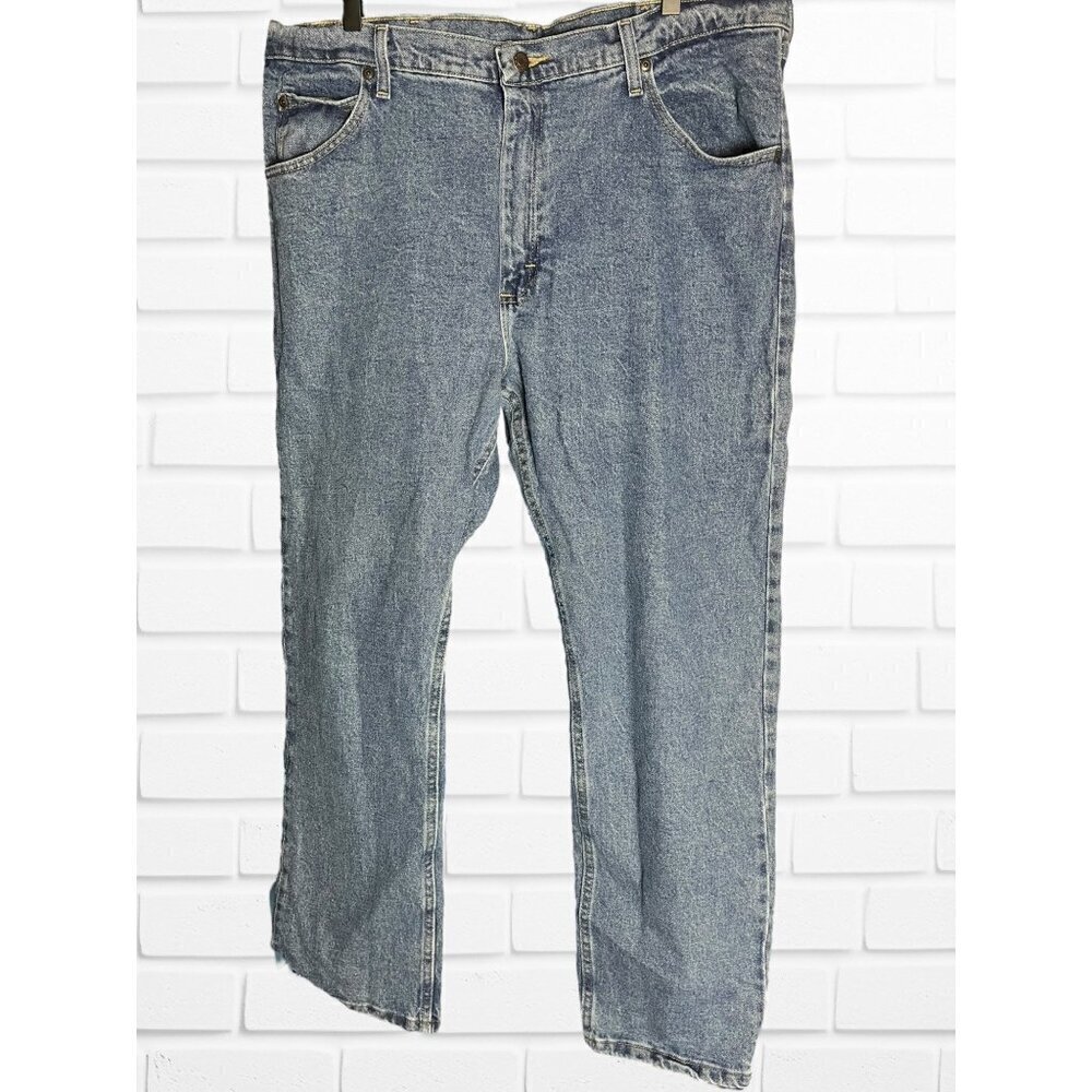 5/$25 Wrangler Men's Size 38x30 Classic Basic Blue Jeans Medium Wash Denim
